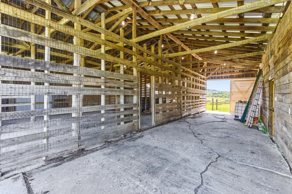 11440 Kentucky 698 Hustonville KY 40437