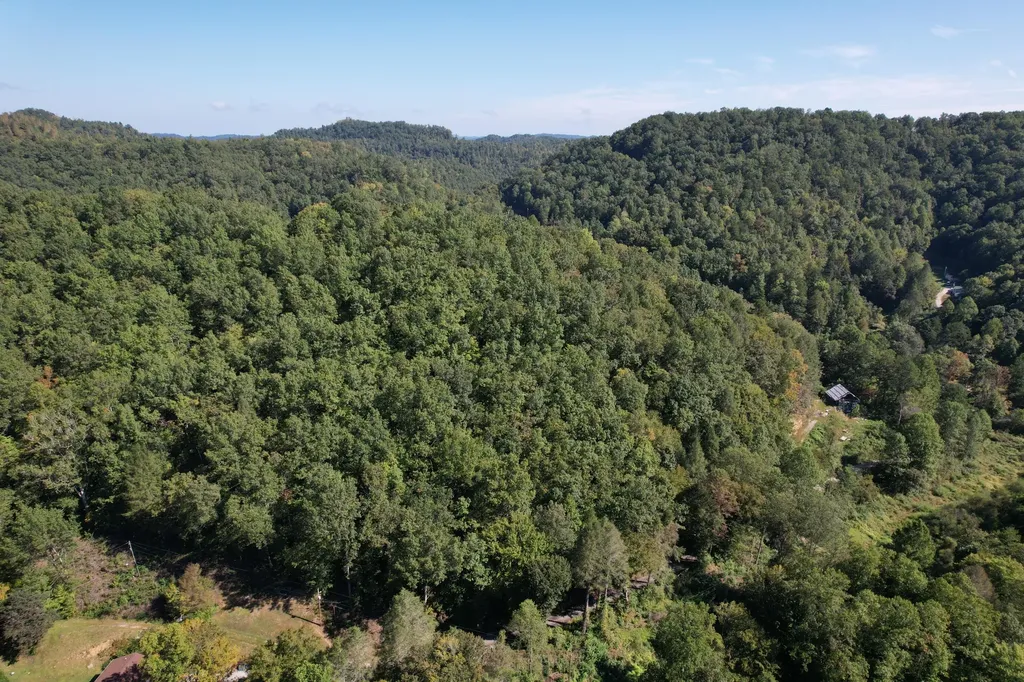 130 Hacker Hollow Road Stinnett KY 40868
