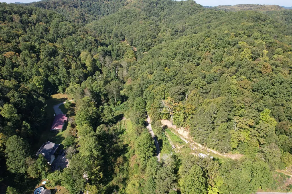 130 Hacker Hollow Road Stinnett KY 40868