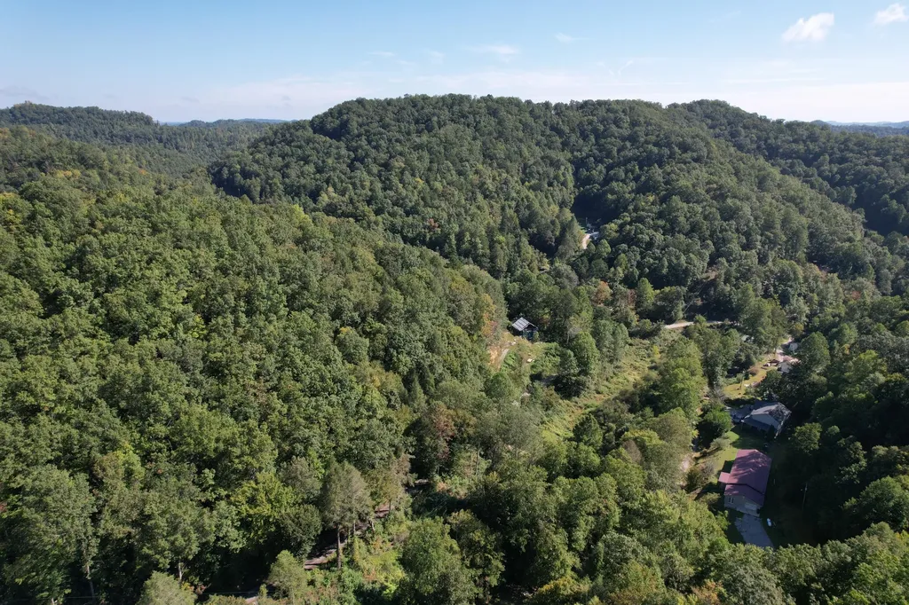 130 Hacker Hollow Road Stinnett KY 40868