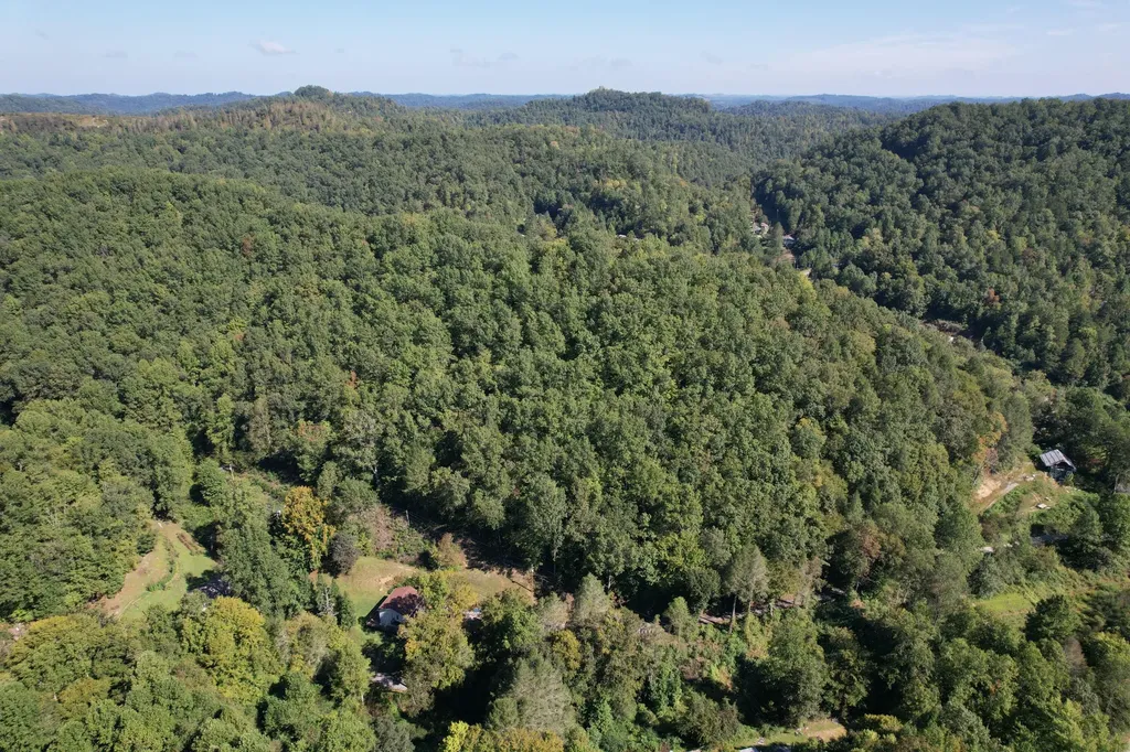 130 Hacker Hollow Road Stinnett KY 40868
