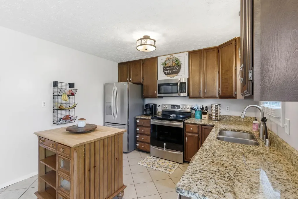 3552 Sundart Drive Lexington KY 40517