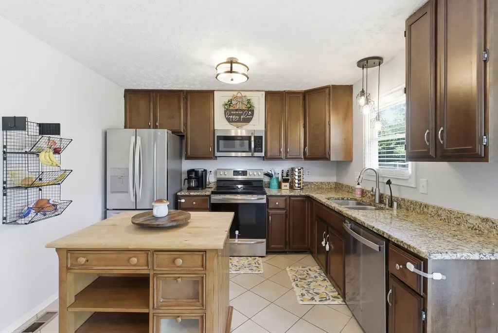 3552 Sundart Drive Lexington KY 40517