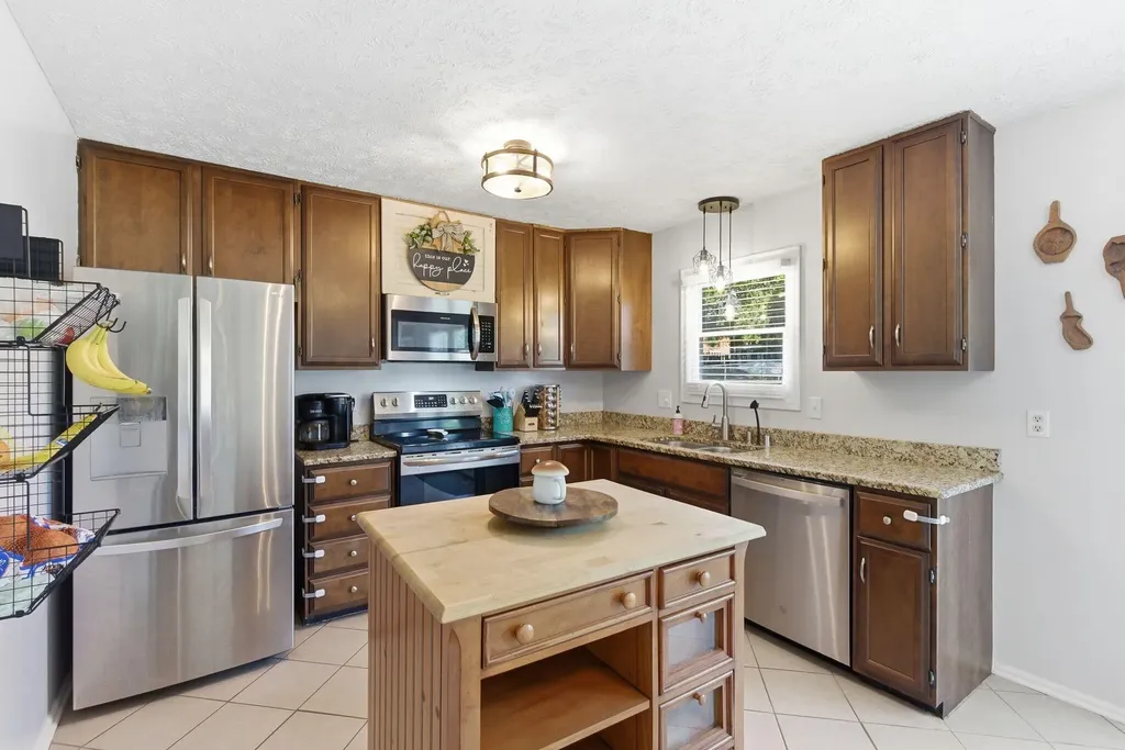3552 Sundart Drive Lexington KY 40517