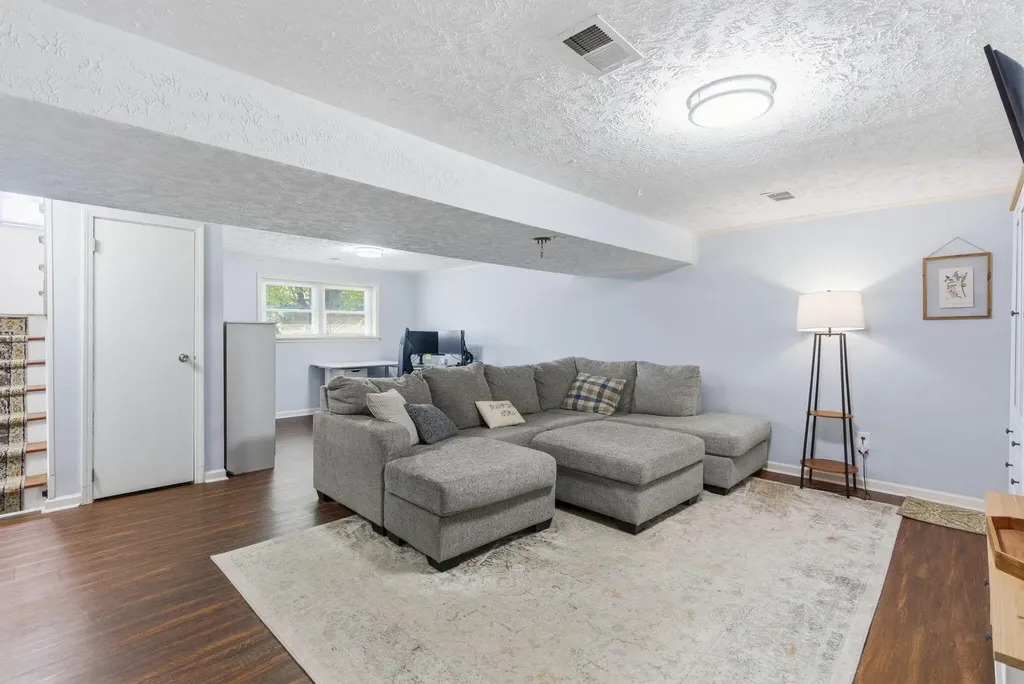 3552 Sundart Drive Lexington KY 40517
