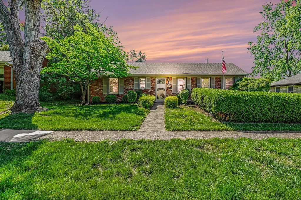 3040 Dartmouth Drive Lexington KY 40517