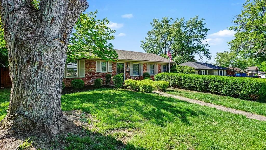 3040 Dartmouth Drive Lexington KY 40517