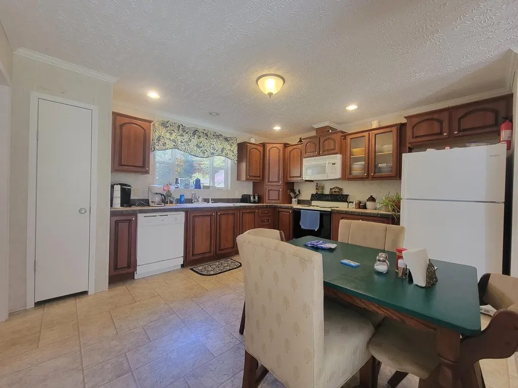 1775 Kingdom Come Creek Road Whitesburg KY 41858