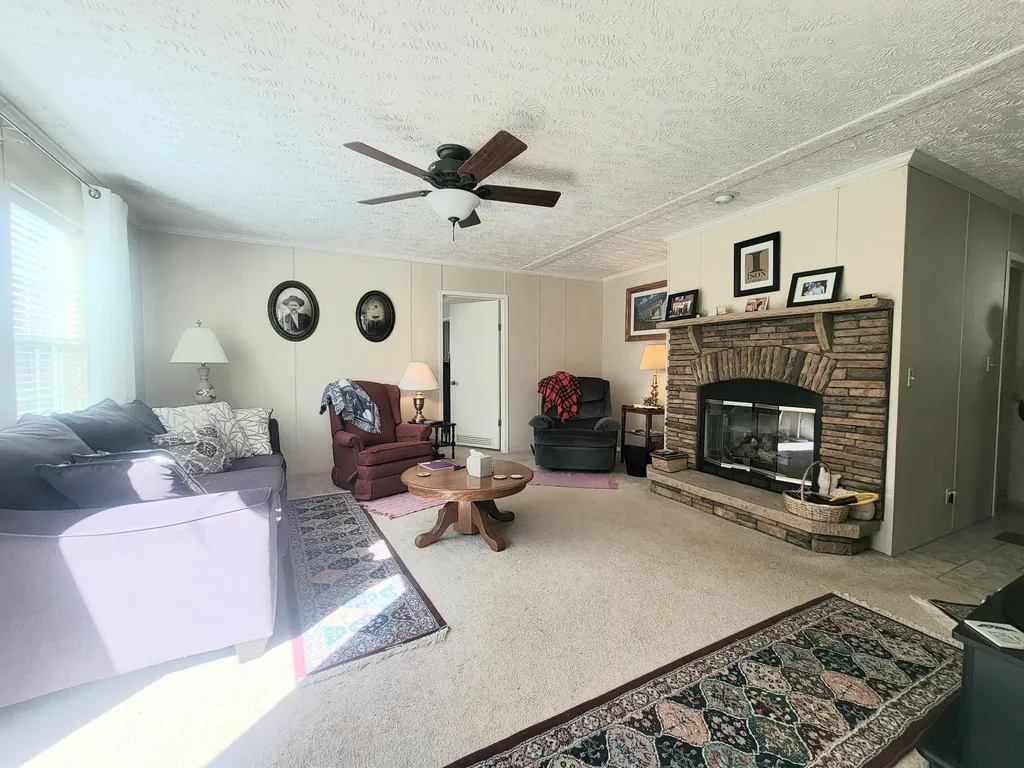 1775 Kingdom Come Creek Road Whitesburg KY 41858
