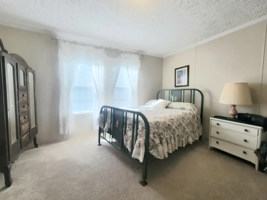 1775 Kingdom Come Creek Road Whitesburg KY 41858