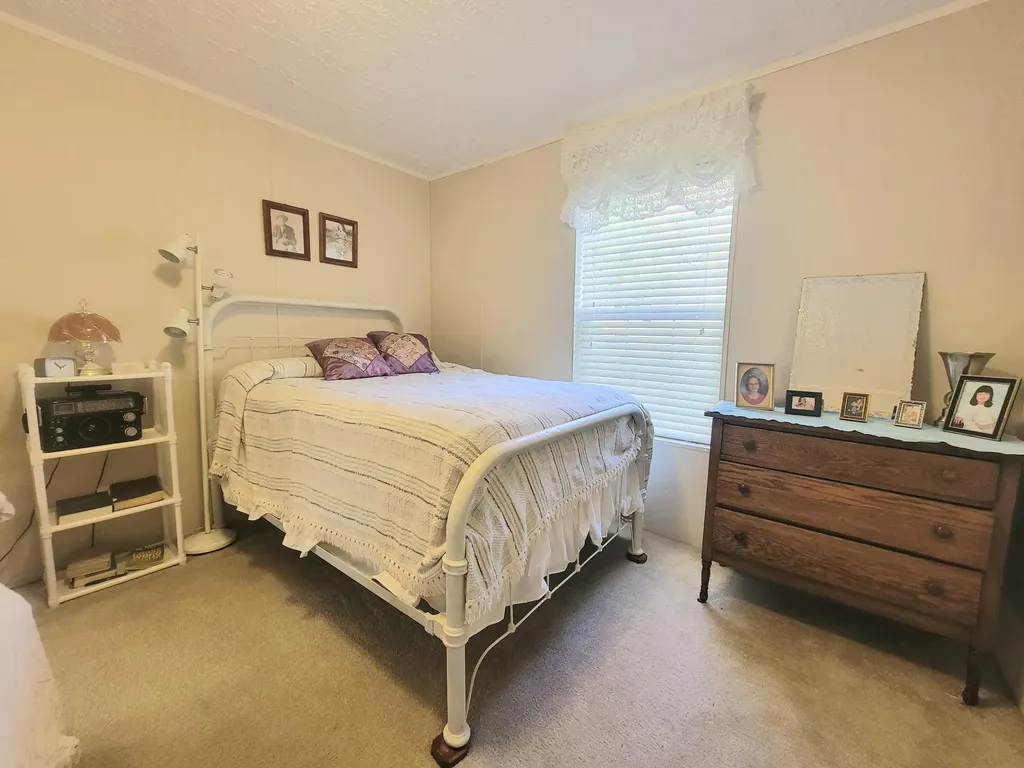 1775 Kingdom Come Creek Road Whitesburg KY 41858