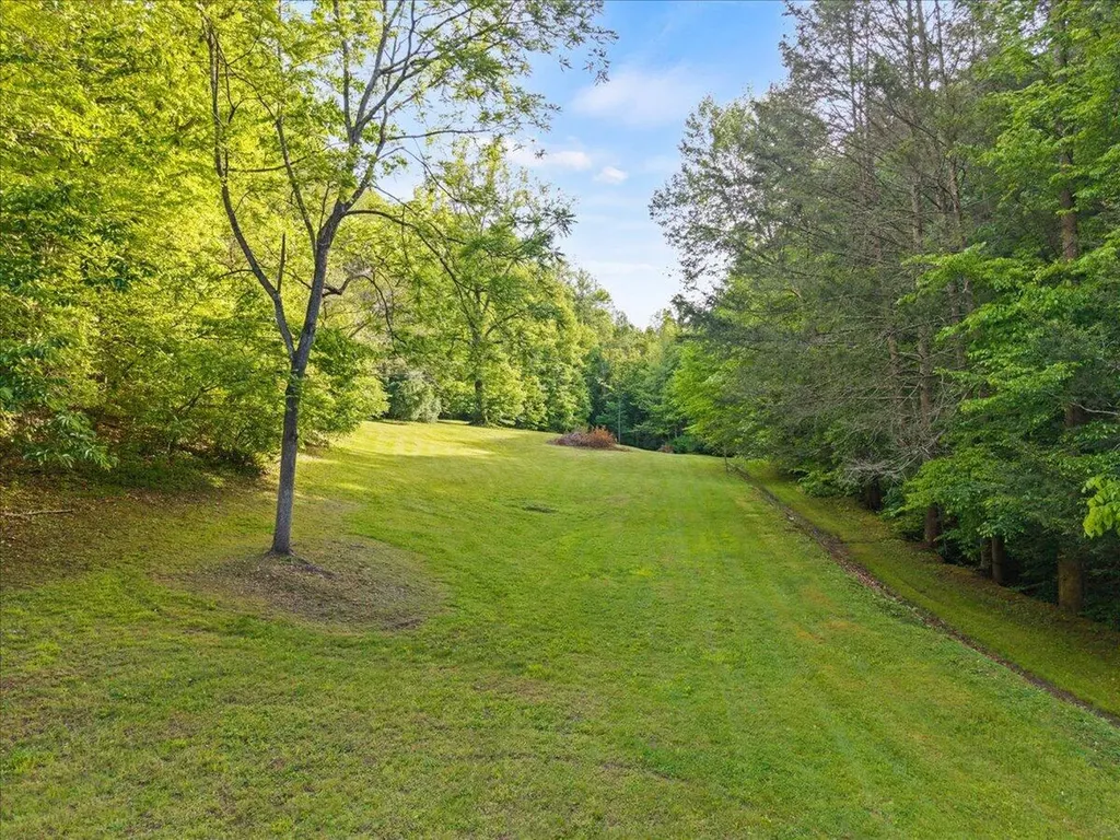 1775 Kingdom Come Creek Road Whitesburg KY 41858