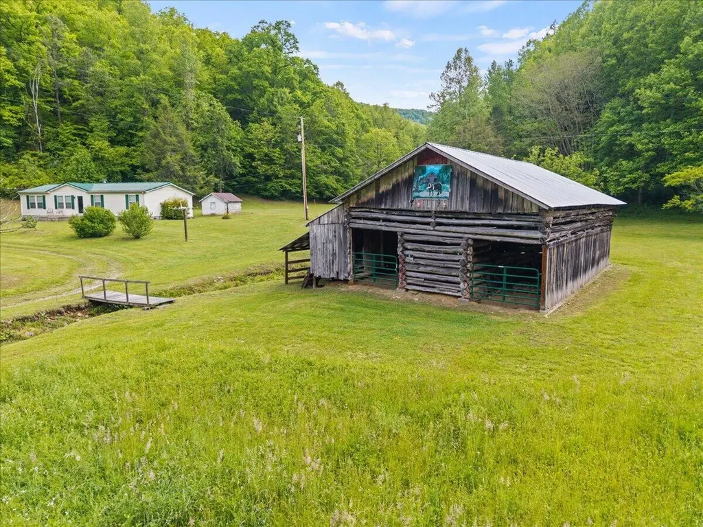 1775 Kingdom Come Creek Road Whitesburg KY 41858