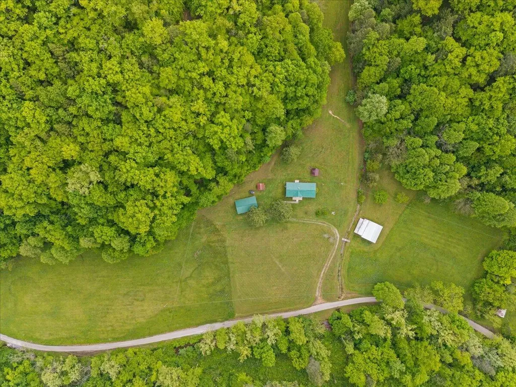 1775 Kingdom Come Creek Road Whitesburg KY 41858