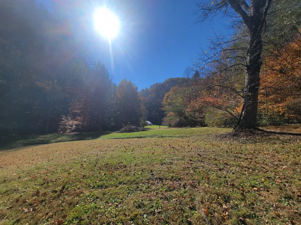 1775 Kingdom Come Creek Road Whitesburg KY 41858