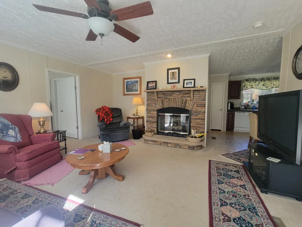 1775 Kingdom Come Creek Road Whitesburg KY 41858