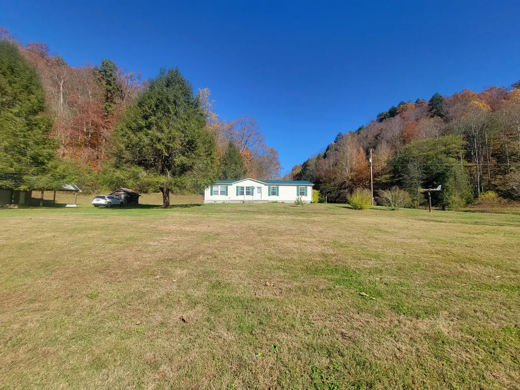 1775 Kingdom Come Creek Road Whitesburg KY 41858