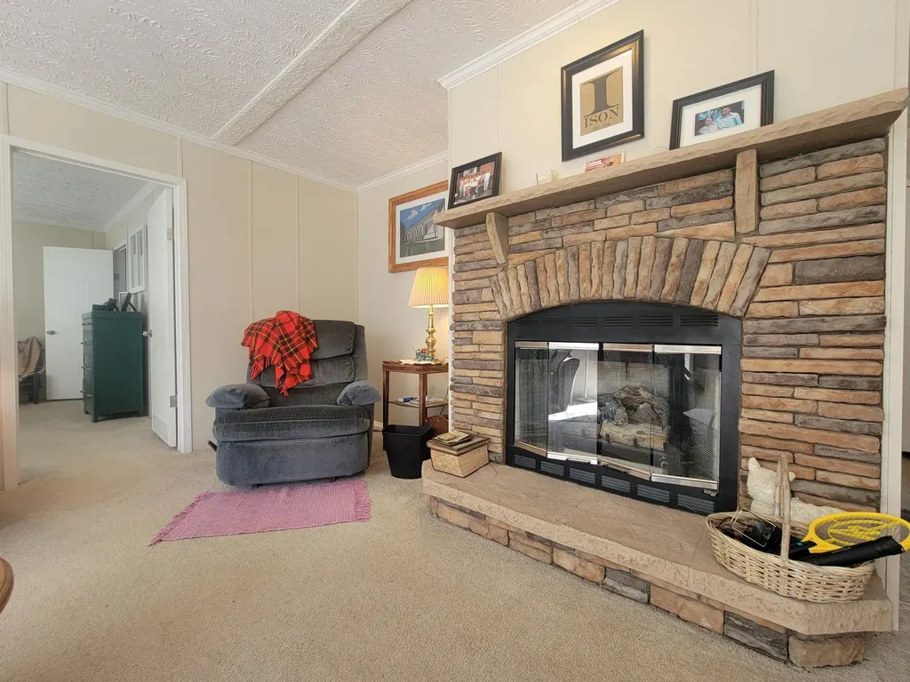 1775 Kingdom Come Creek Road Whitesburg KY 41858