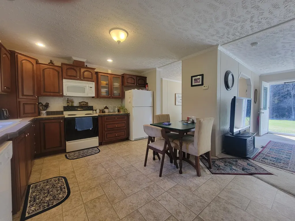 1775 Kingdom Come Creek Road Whitesburg KY 41858