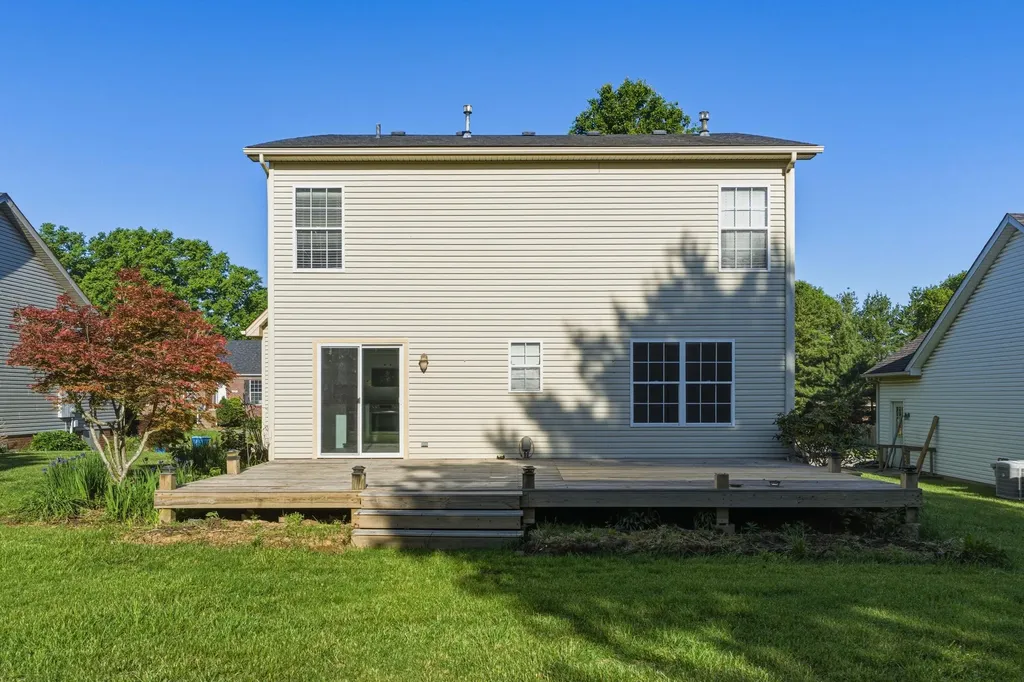186 Woodfield Circle Shelbyville KY 40065