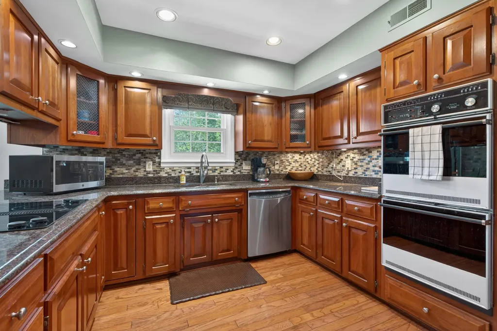 202 S Stourbridge Road Versailles KY 40383