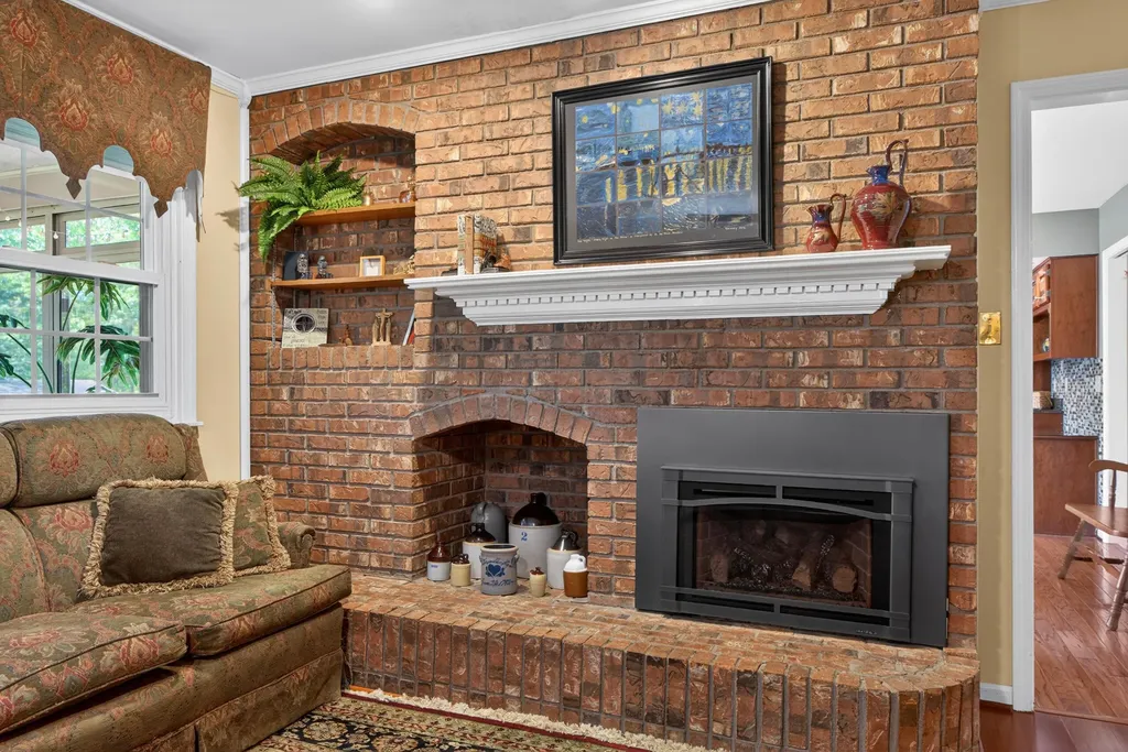 202 S Stourbridge Road Versailles KY 40383