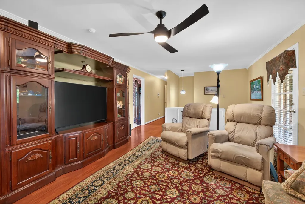 202 S Stourbridge Road Versailles KY 40383