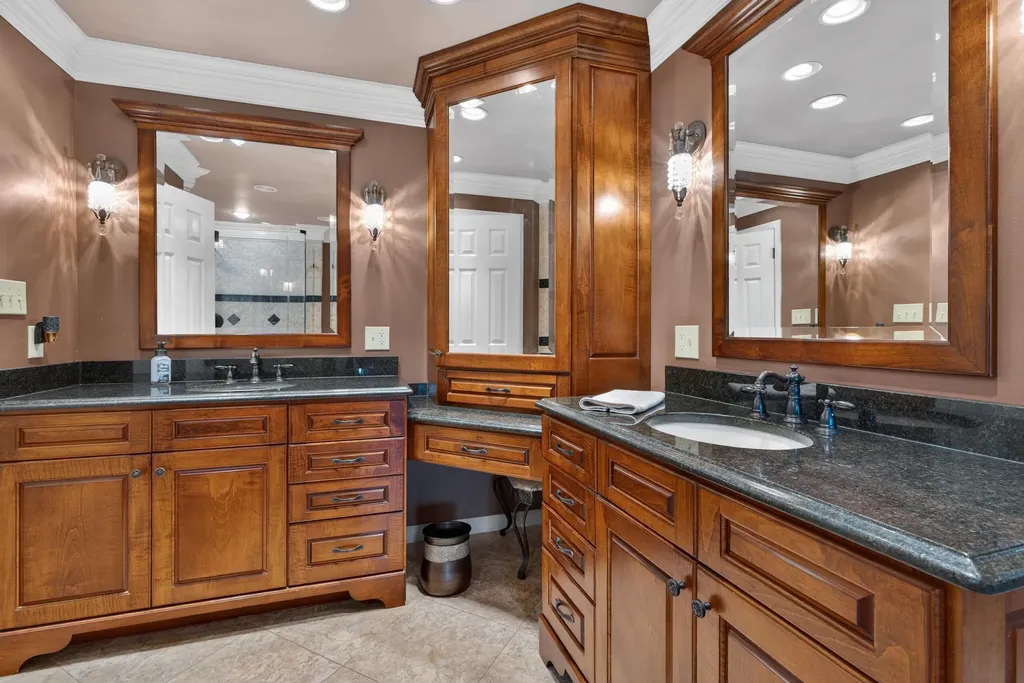 202 S Stourbridge Road Versailles KY 40383