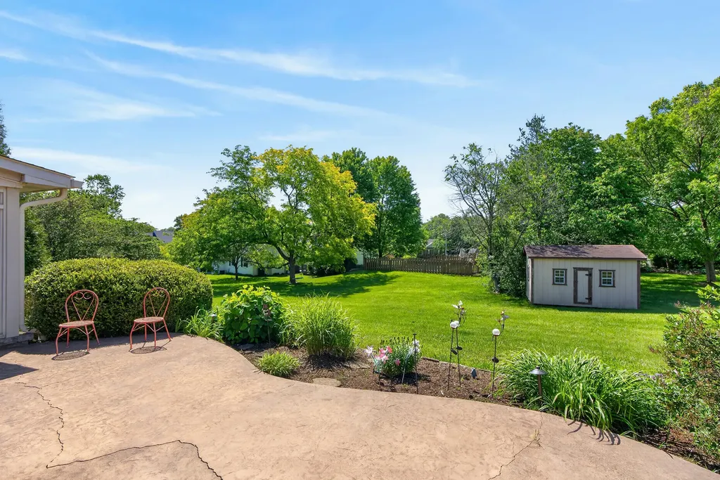 202 S Stourbridge Road Versailles KY 40383