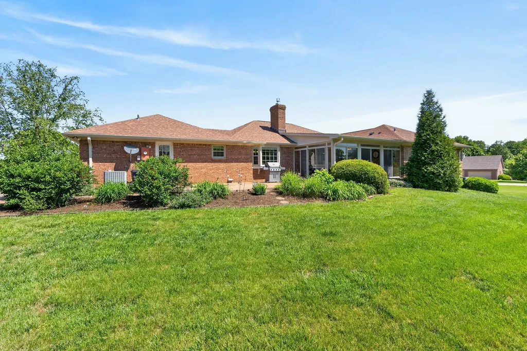202 S Stourbridge Road Versailles KY 40383