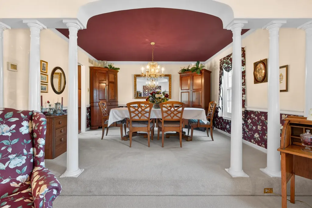 202 S Stourbridge Road Versailles KY 40383