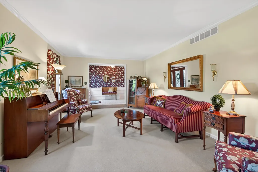 202 S Stourbridge Road Versailles KY 40383
