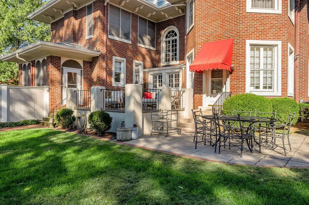 1014 Richmond Road Lexington KY 40502