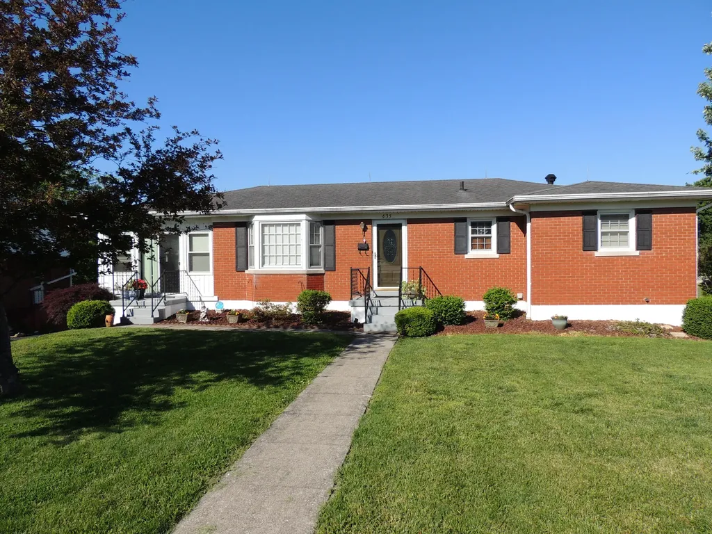 635 Wren Avenue Frankfort KY 40601