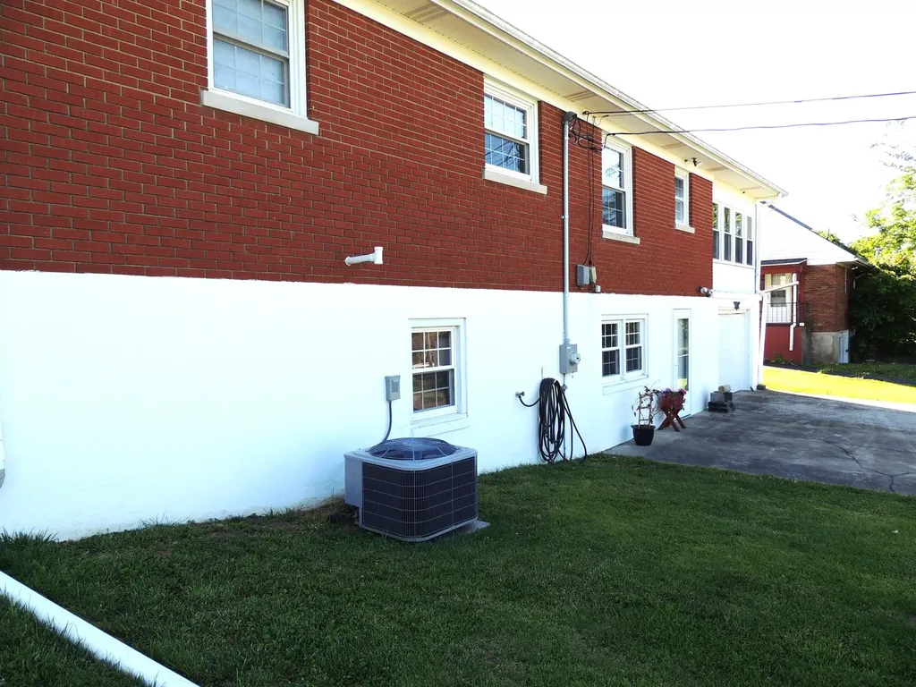 635 Wren Avenue Frankfort KY 40601