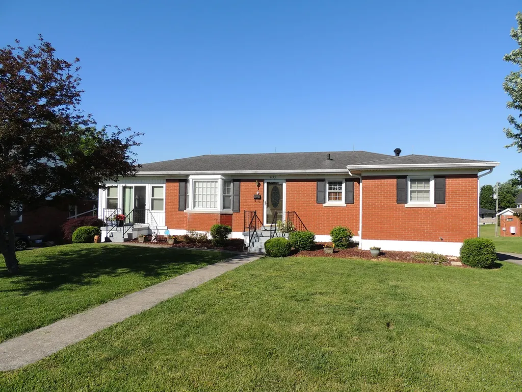 635 Wren Avenue Frankfort KY 40601