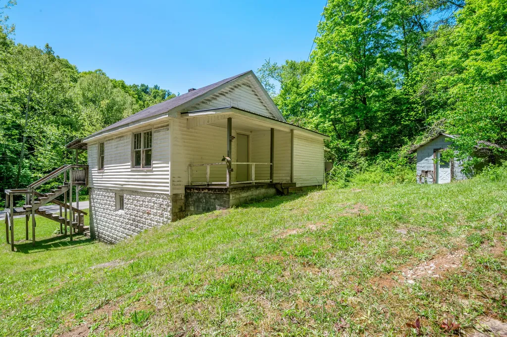 2222 Sandy Gap Road Somerset KY 42501