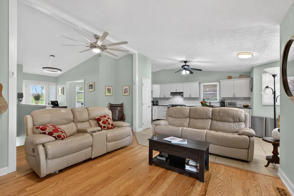 1136 Chinoe Road Lexington KY 40502