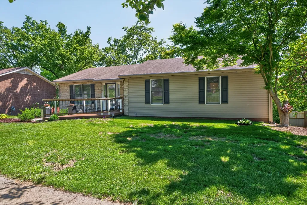 1136 Chinoe Road Lexington KY 40502