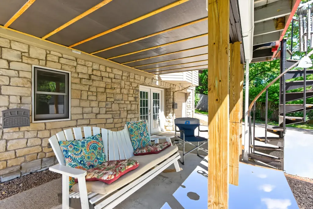 1136 Chinoe Road Lexington KY 40502