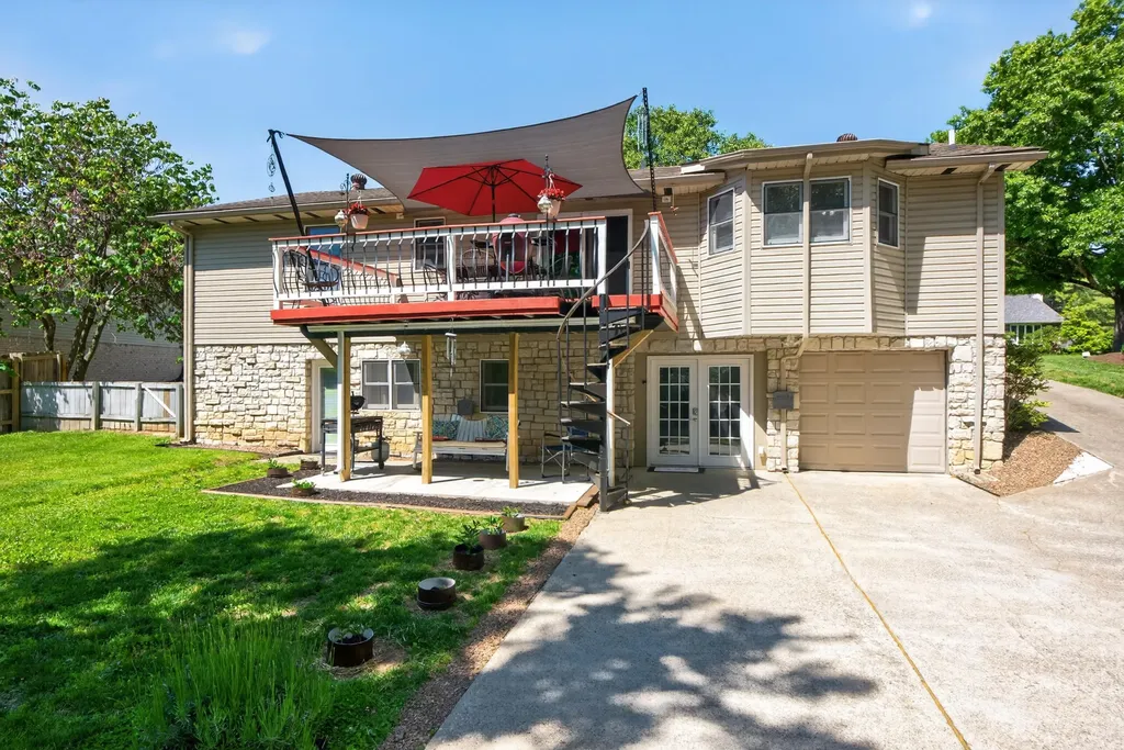 1136 Chinoe Road Lexington KY 40502