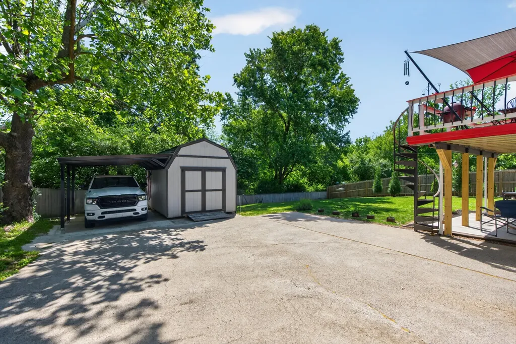 1136 Chinoe Road Lexington KY 40502
