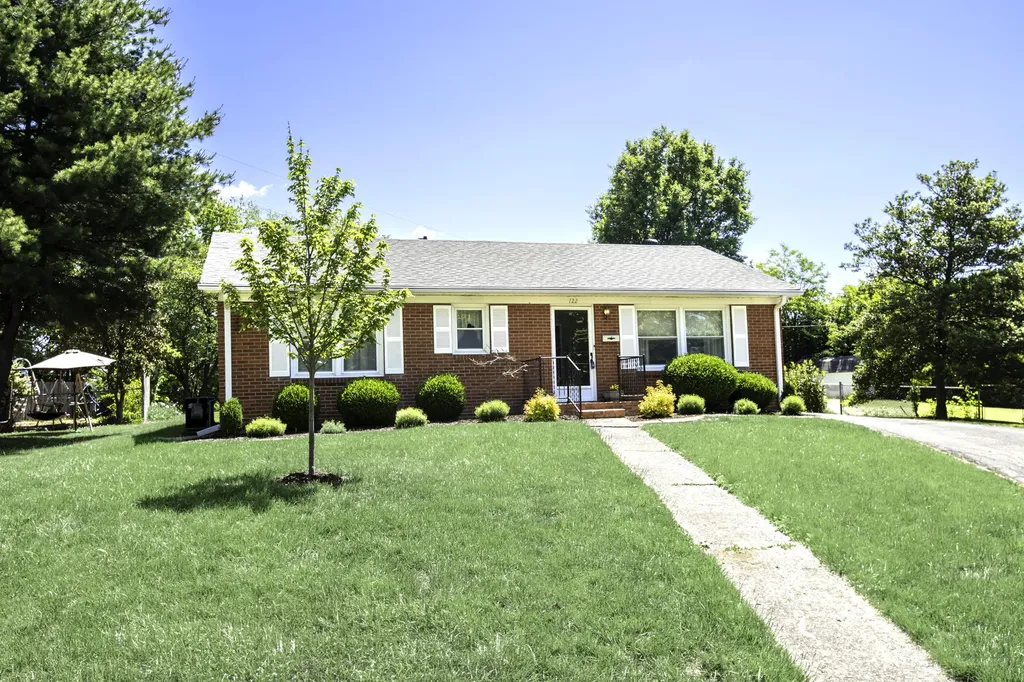 122 Preston Court Versailles KY 40383