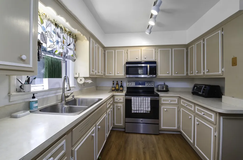 122 Preston Court Versailles KY 40383