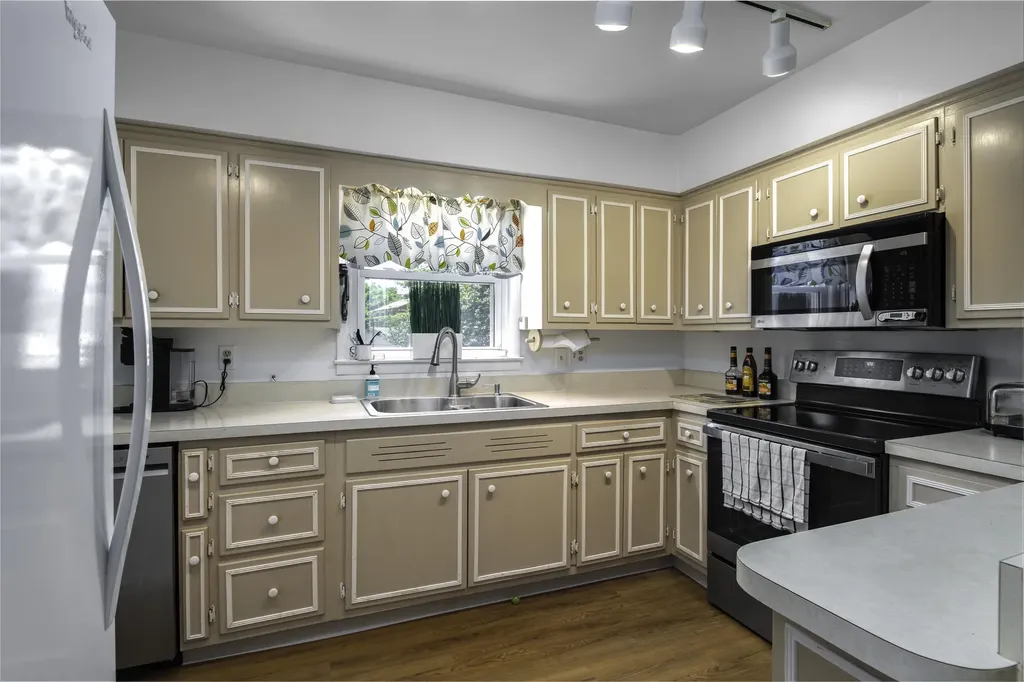 122 Preston Court Versailles KY 40383