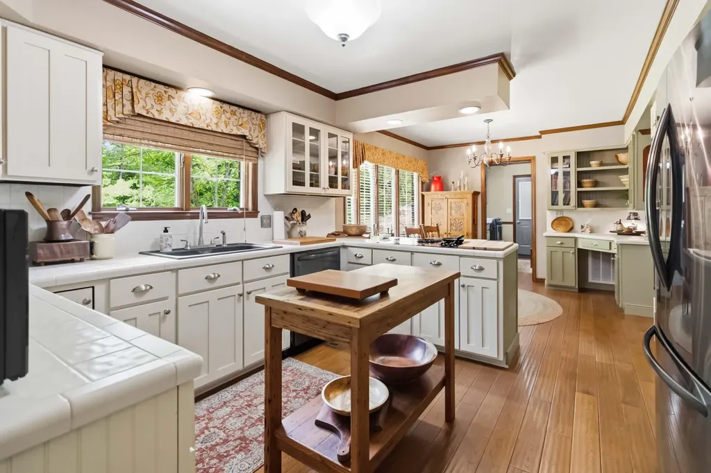 330 Cornett Drive Wallins KY 40873