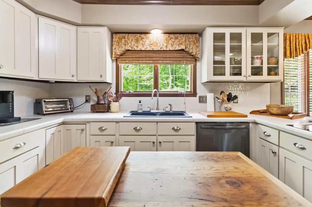 330 Cornett Drive Wallins KY 40873