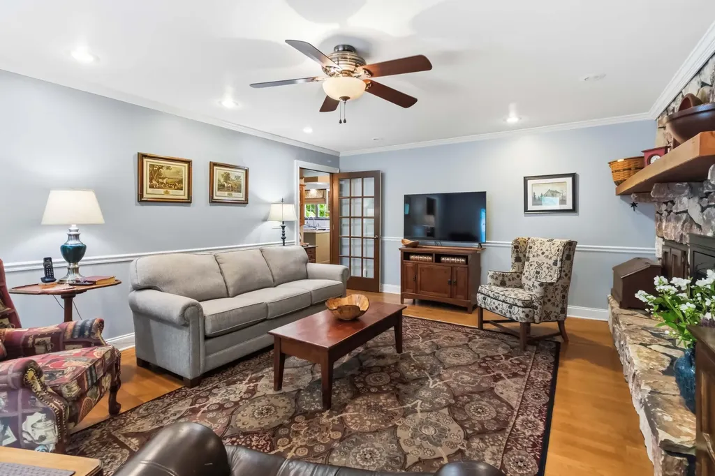 330 Cornett Drive Wallins KY 40873