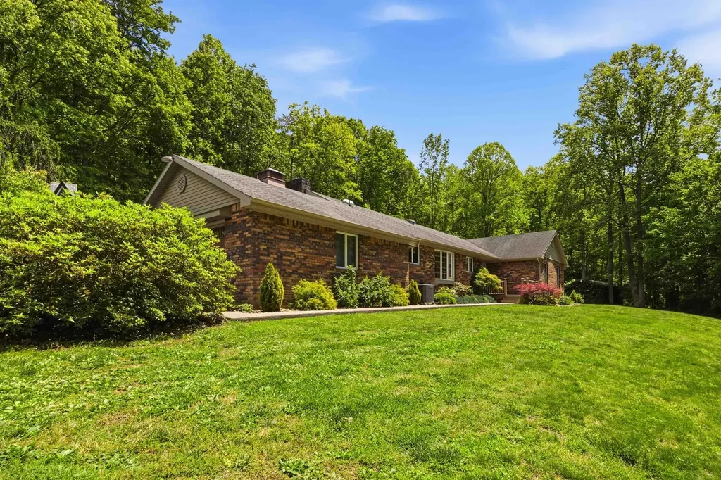 330 Cornett Drive Wallins KY 40873