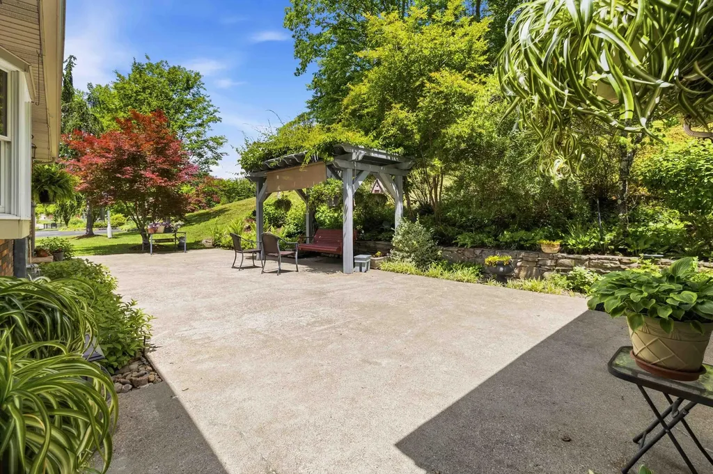 330 Cornett Drive Wallins KY 40873